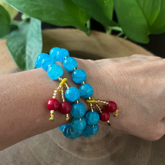 Set of 2 Peacock Blue glass bead, handmade stretch bracelets, with heart bag!💜💗💕 - Picture 2 of 5